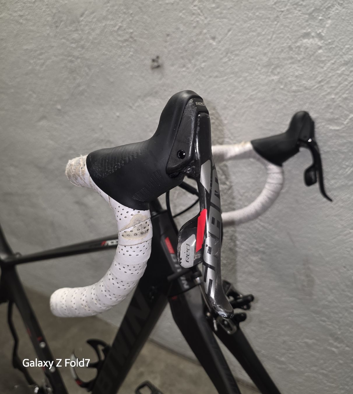 Pezzi di ricambio: Vélo de course Btwin cadre carbone  – Usato da Genève venduto da Fida2019 2