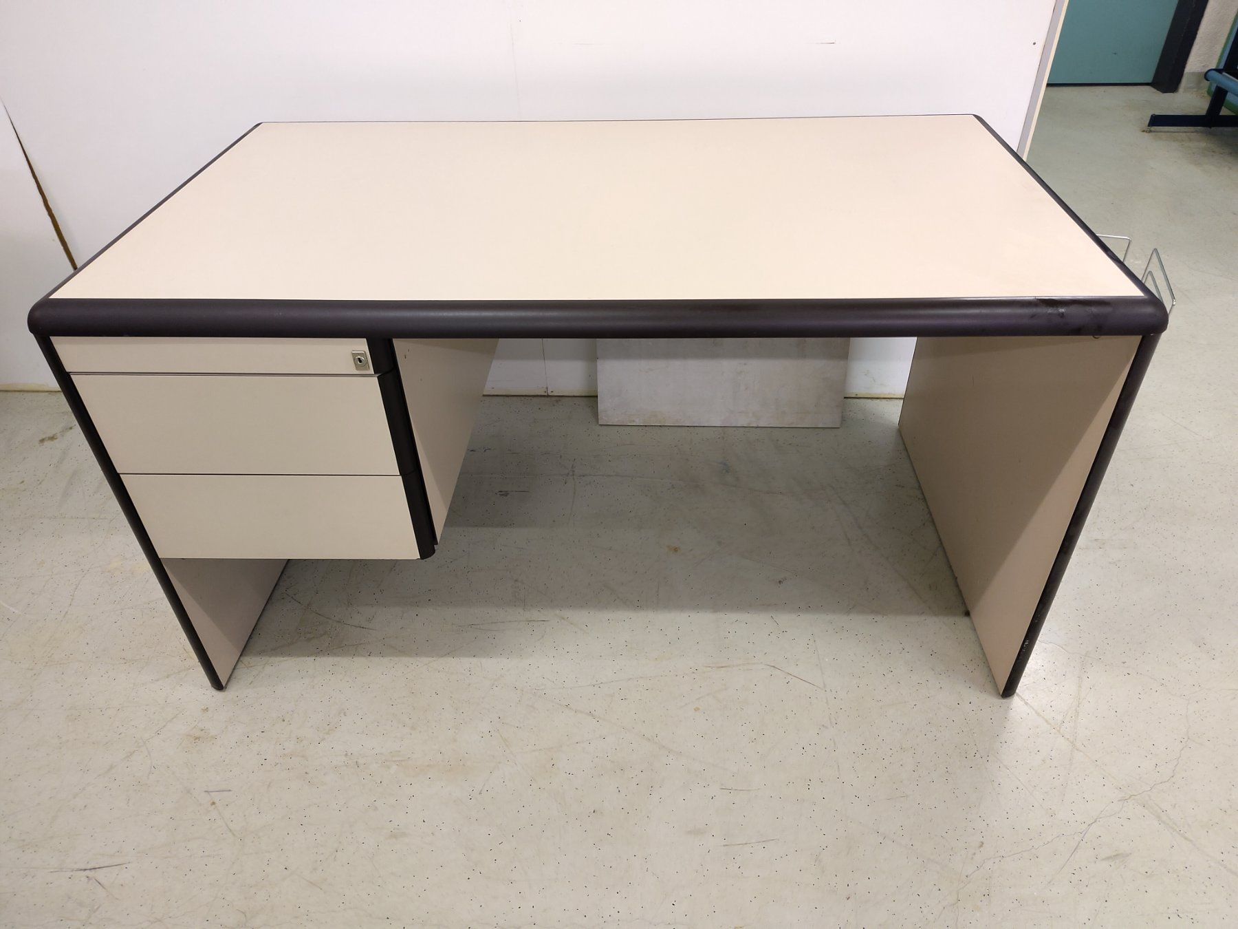 Bureaux: Bureau – D'occasion à Petit-Lancy par chevalier