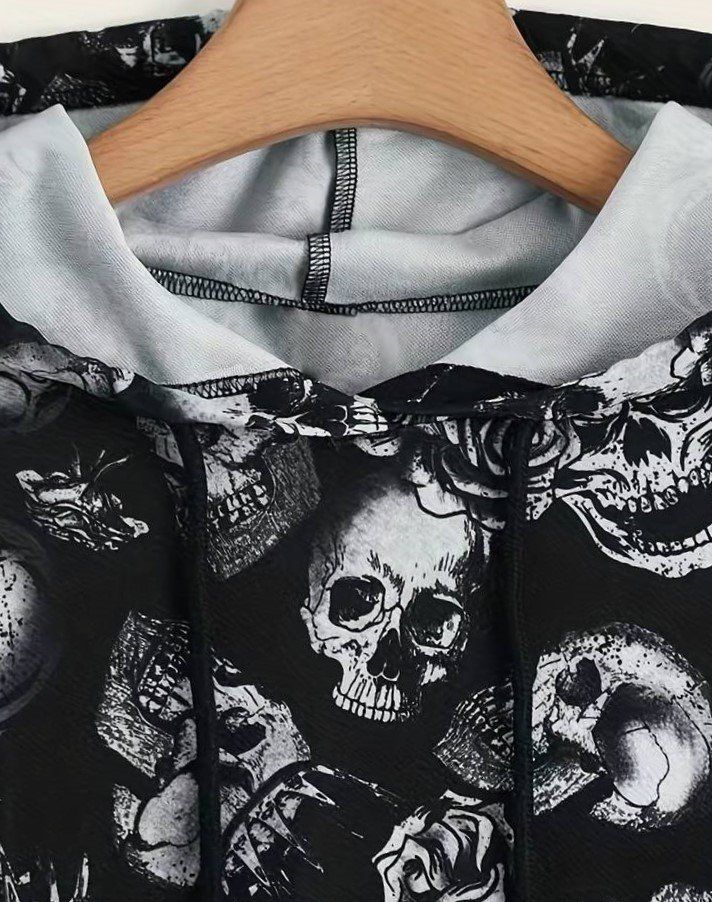 Pullover & Sweatshirts: 🖤👻 Stylischer Kapuzenpullover mit Skullmuster 🌹💫 – Neu und originalverpackt aus Saland von Chi4 2