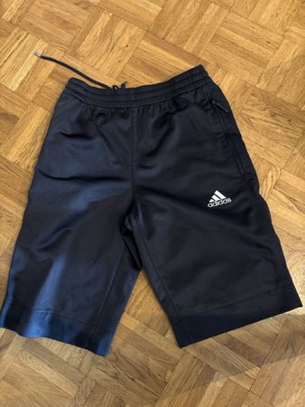 Short de sport Adidas noir, taille 140