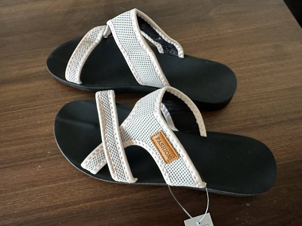 Damenschuhe: Sandalen, Grösse 41 – Neu und originalverpackt aus Zürich von isa_yzc7
