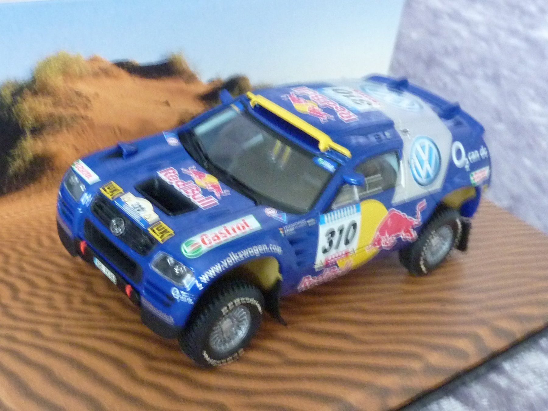 Minichamps Modellini d'auto: VW Touareg Dakar 2005  1:43 – Nuovo e nell'imballaggio originale da Dürrenäsch venduto da modellautos4you 1