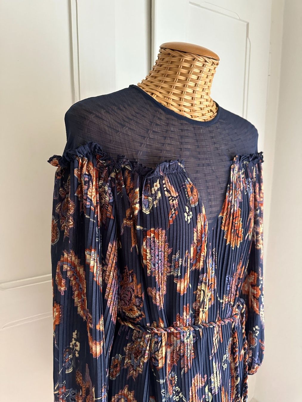 Topshop Robes: TOPSHOP - Chffon Kleid blau gemustert 34 – D'occasion à Zürich par Diazaio 1