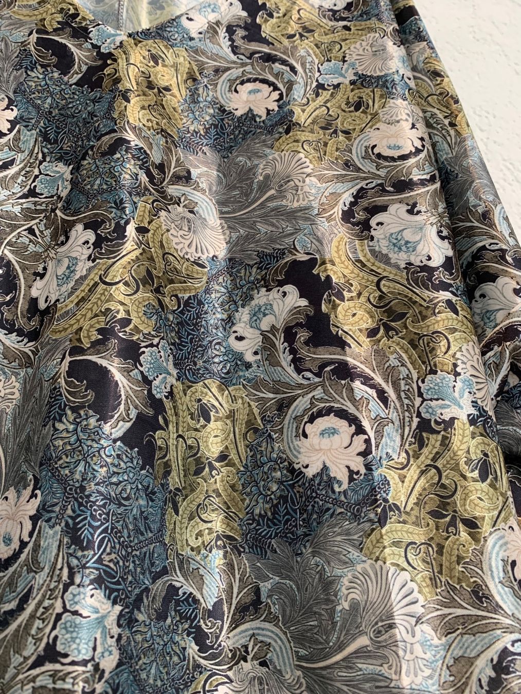 Camicette: Bluse grün mit Gürtel Schal Gr. S / M – Usato da Fislisbach venduto da KolibriSecondhand 2