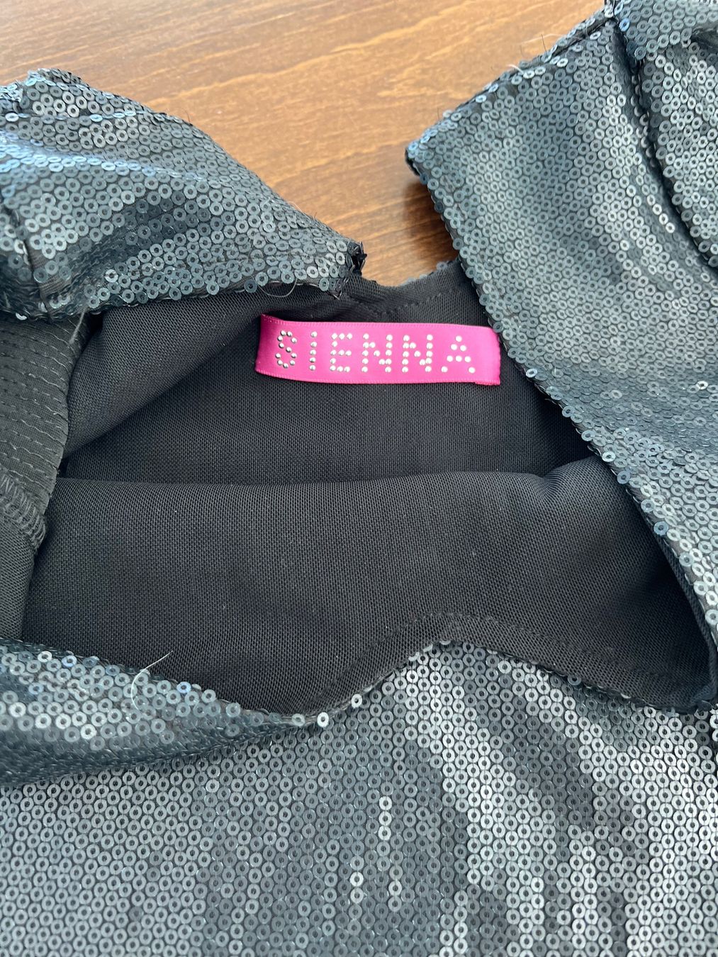 Vestiti: Sienna- Pailletten Minikleid Gr. 36 – Usato da Ebmatingen venduto da Mistelu 2