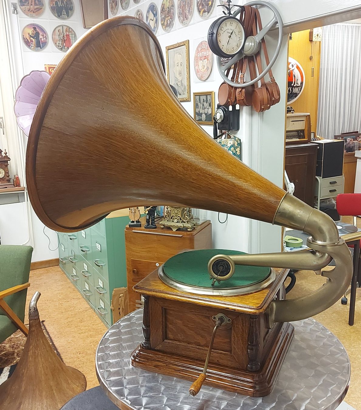 Columbia Giradischi: Holztrichtergrammophone Columbia ca.1910 – Usato da Herzogenbuchsee venduto da phonowelt 3