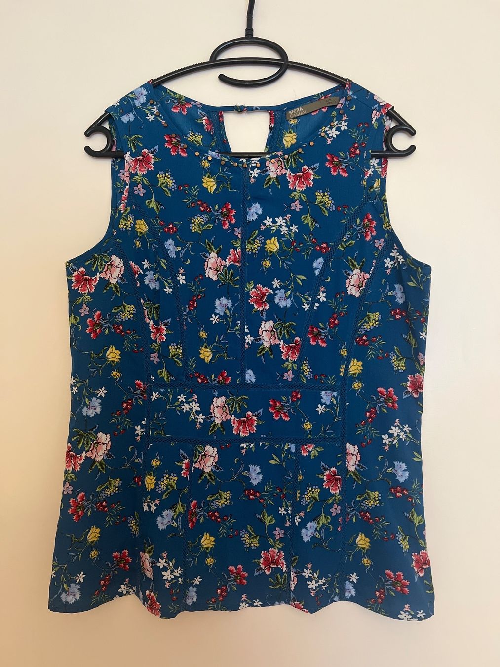 Top: Blumen Top SFERA L – Usato da Horgen venduto da linuxrp