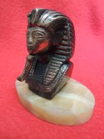 Büste eines ägyptischen Pharaos