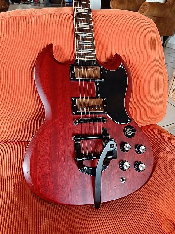 Musikinstrumente: Epiphone SG Cherry Red – Gebraucht aus Otelfingen von YJ3000