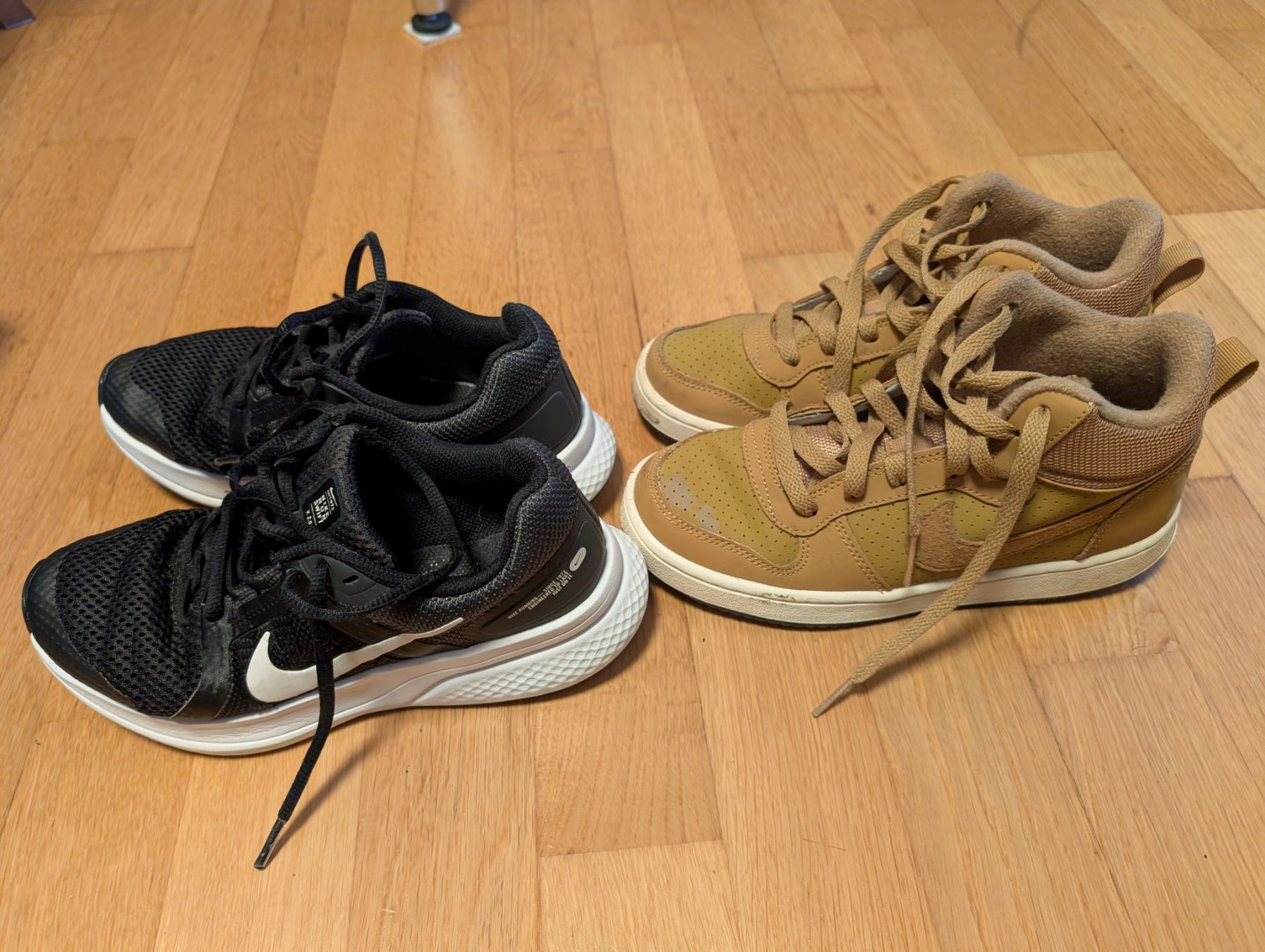 Nike Scarpe per ragazzi: 2x Turnschuhe Nike Grösse 36.5 – Usato da Ehrendingen venduto da tdz1980 1