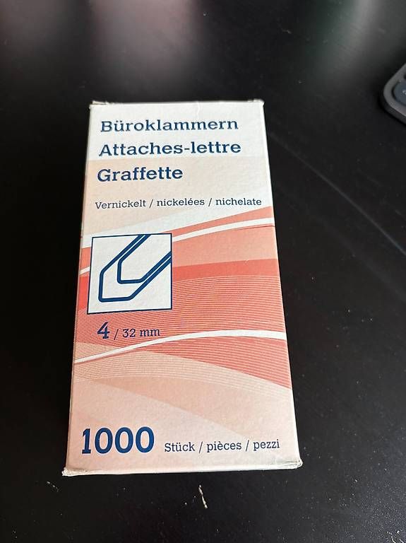 Supporti a parete: Büroklammern vernickelt 32 mm – Usato da Brugg AG venduto da Knup0