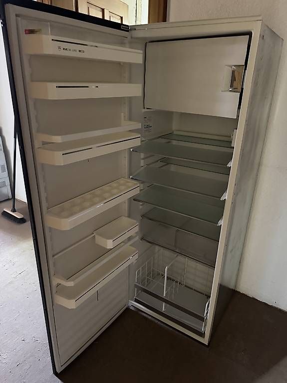 Kühlschrank: GRATIS Kühlschrank V-Zug – Gebraucht aus Chur von kod_hc8g 1