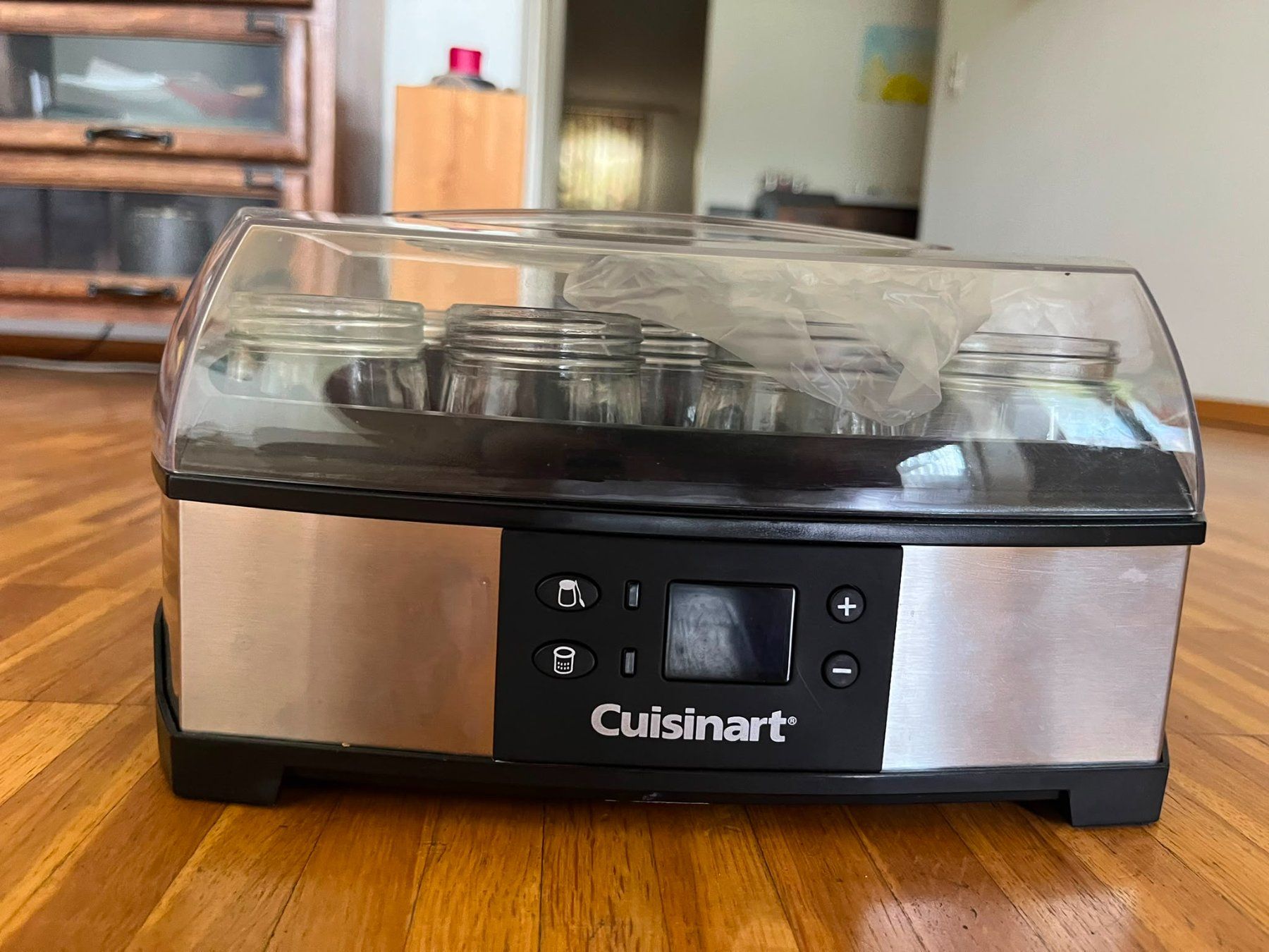 Cuisinart Elettrodomestici da cucina: Cuisinart Joghurtbereiter inkl. 12 Gläser – Usato da Küssnacht am Rigi venduto da Fueuerli