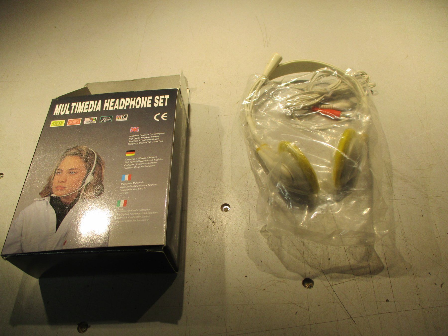 Cuffie: OLD SCHOOL HEAD SET – Nuovo e nell'imballaggio originale da Langnau i. E. venduto da Superseven69 5