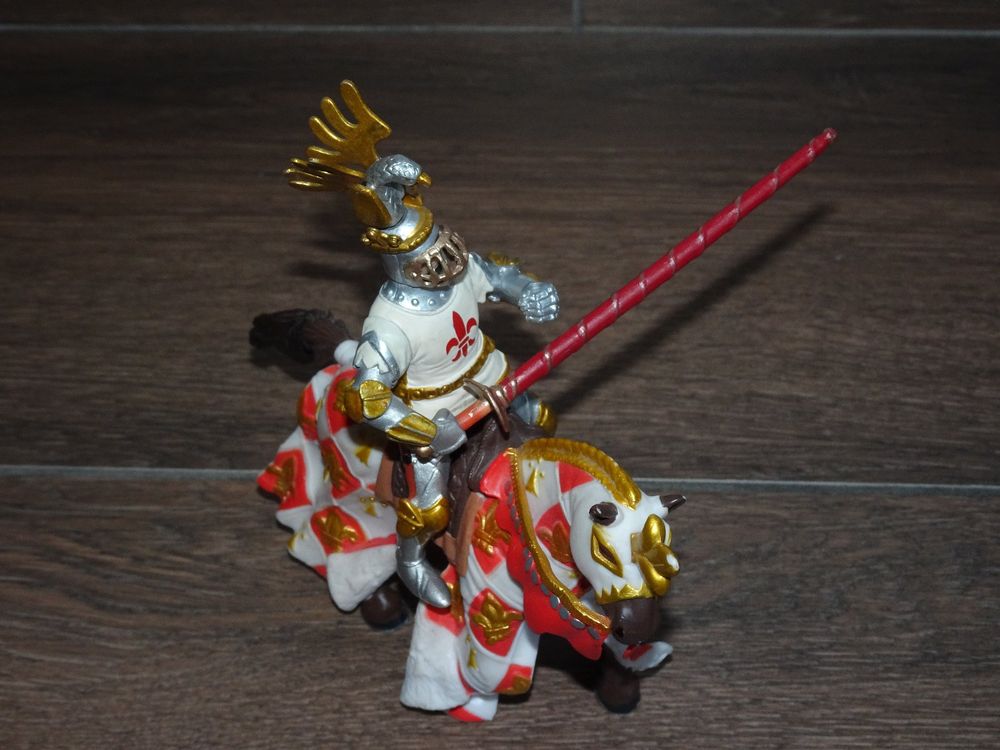 Holztiger – Figurine Chevalier à Cheval Rouge – En Bois – 10 X 2,3 X 19 Cm – Vendu Sans Le Cheval – Jouet éducatif