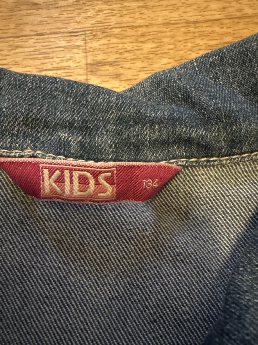Pantaloni: Jeans Jacke Mädchen Grösse 134 – Usato da Neuenegg venduto da recob 1