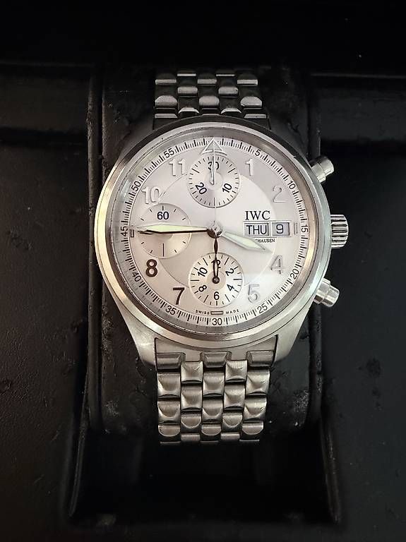 IWC Uhren: IWC Pilot Chrono Spitfire – Gebraucht aus Zürich von timeio