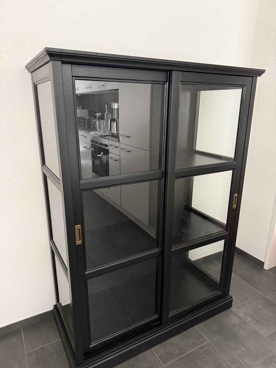 Ikea Vetrine: Schwarze Glasvitrine – Usato da Oberentfelden venduto da rma_mmg2
