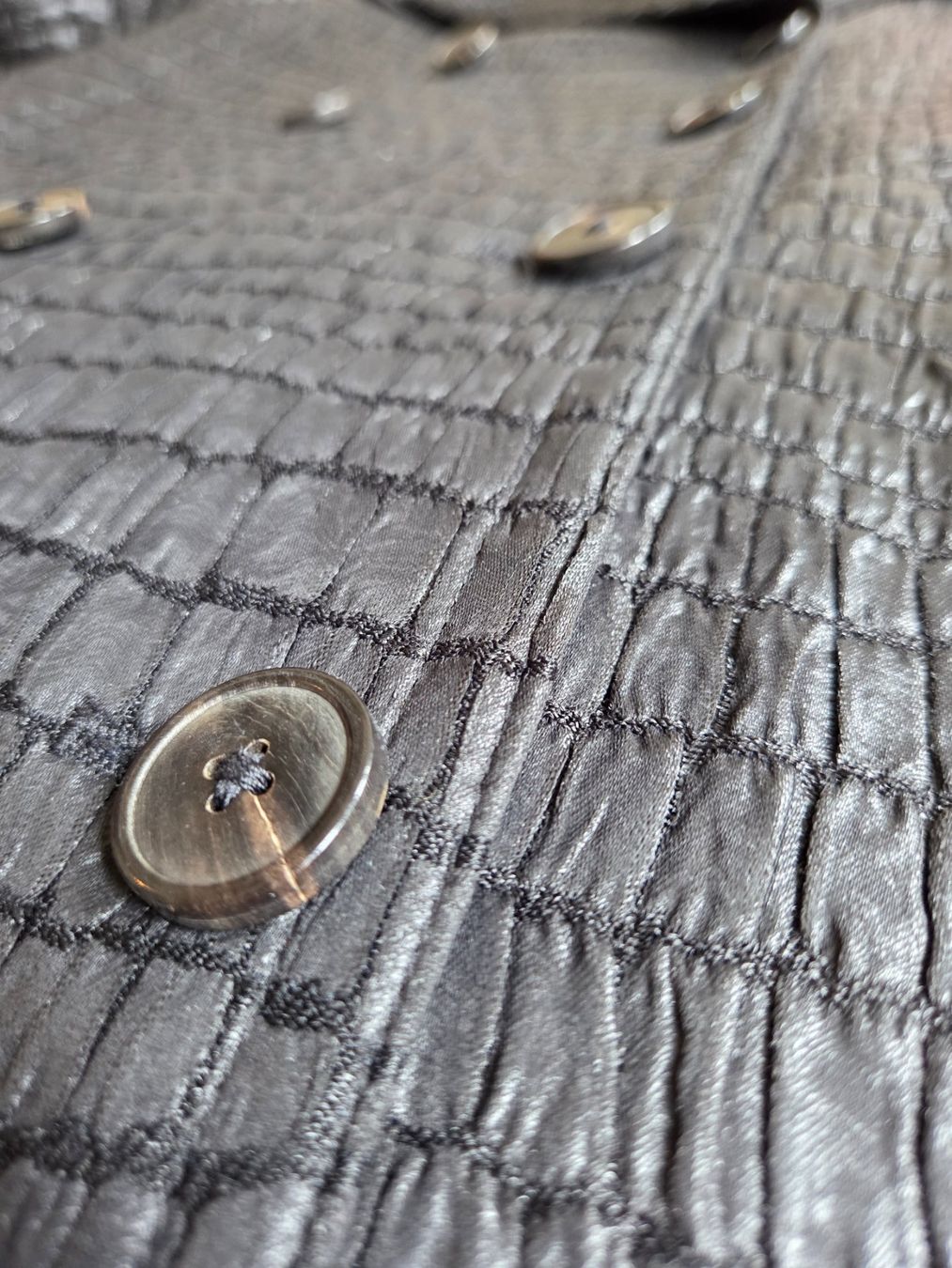 Dries Van Noten Cappotti: Dries Van Noten Mantel Croc Texture – Usato da Bern venduto da -Aniko- 4