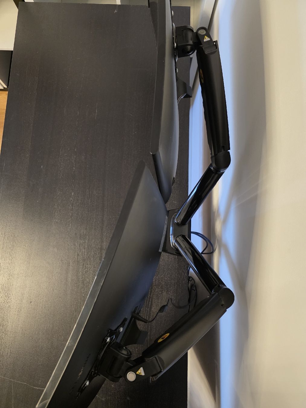 Samsung Monitore: 2x Samsung Curved Gaming Bildschirm 27̀'' mit Halter – Gebraucht aus Bottighofen von syogar 1