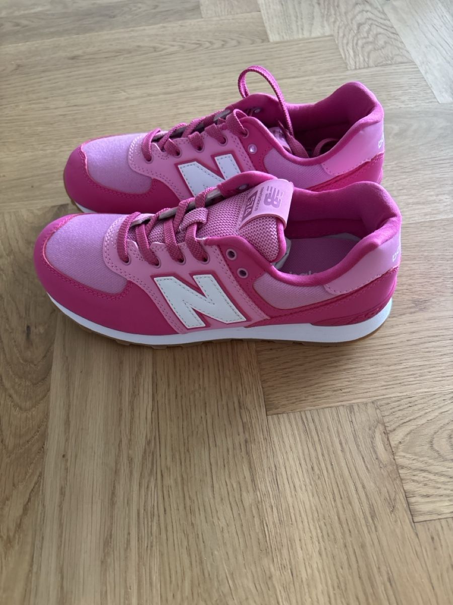 New Balance Schuhe für Mädchen: New Balance Sneaker, Grösse 36 – Neu (gemäss Beschreibung) aus Wohlen AG von Michi761 1