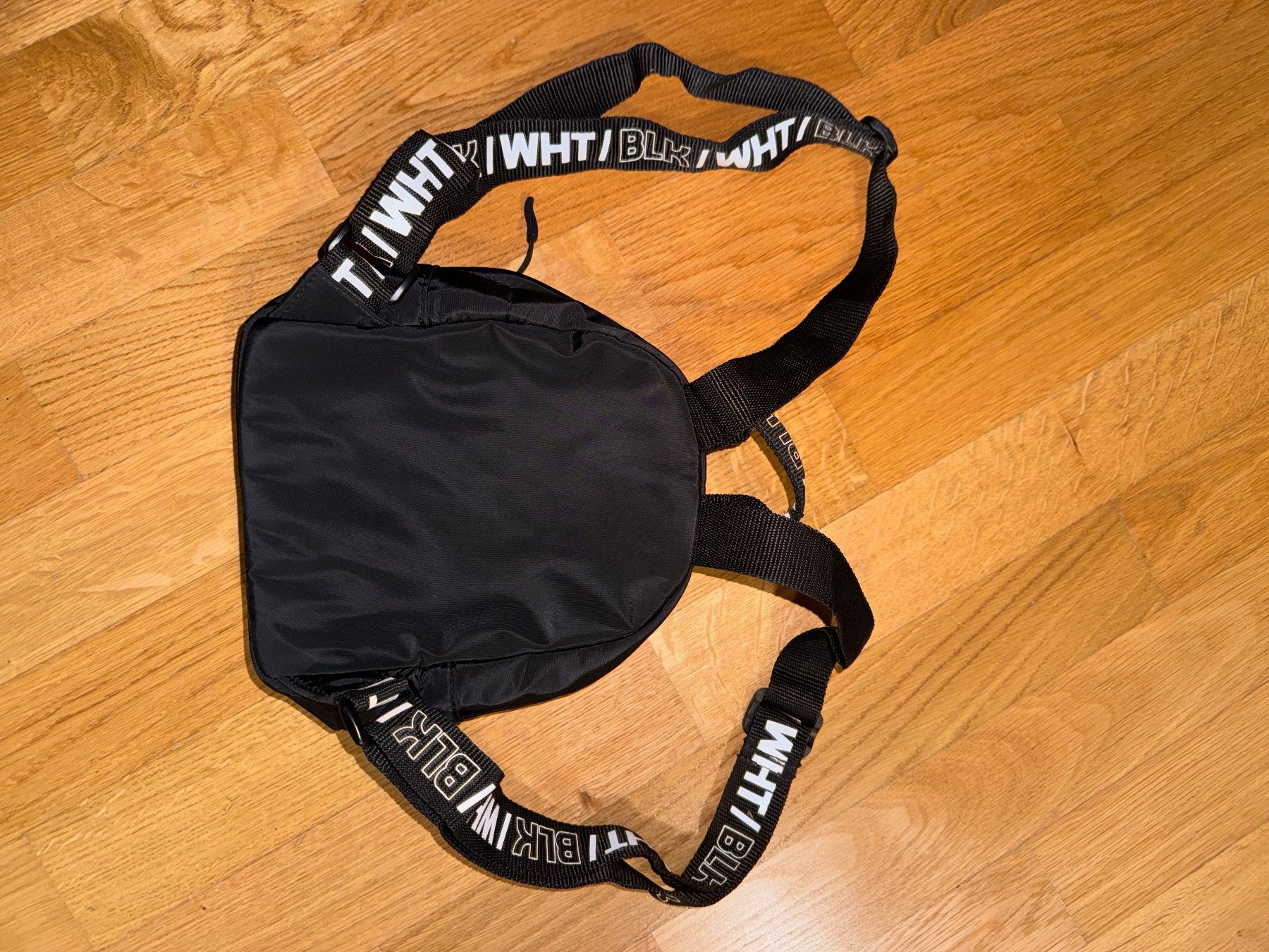 Kindertaschen: Sac à dos noir – Gebraucht aus Cologny von PEACEANDLOVE 1