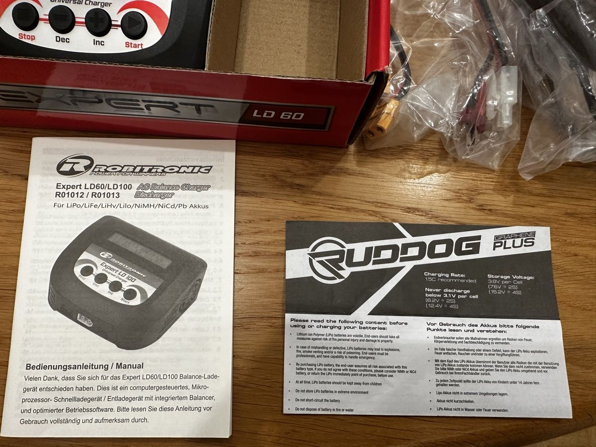 Batterie, Caricabatterie & Alimentatori: Robitronic Expert LD 60 Universal Ladegerät Neu – Nuovo (secondo la descrizione) da Elgg venduto da Imac2387 3