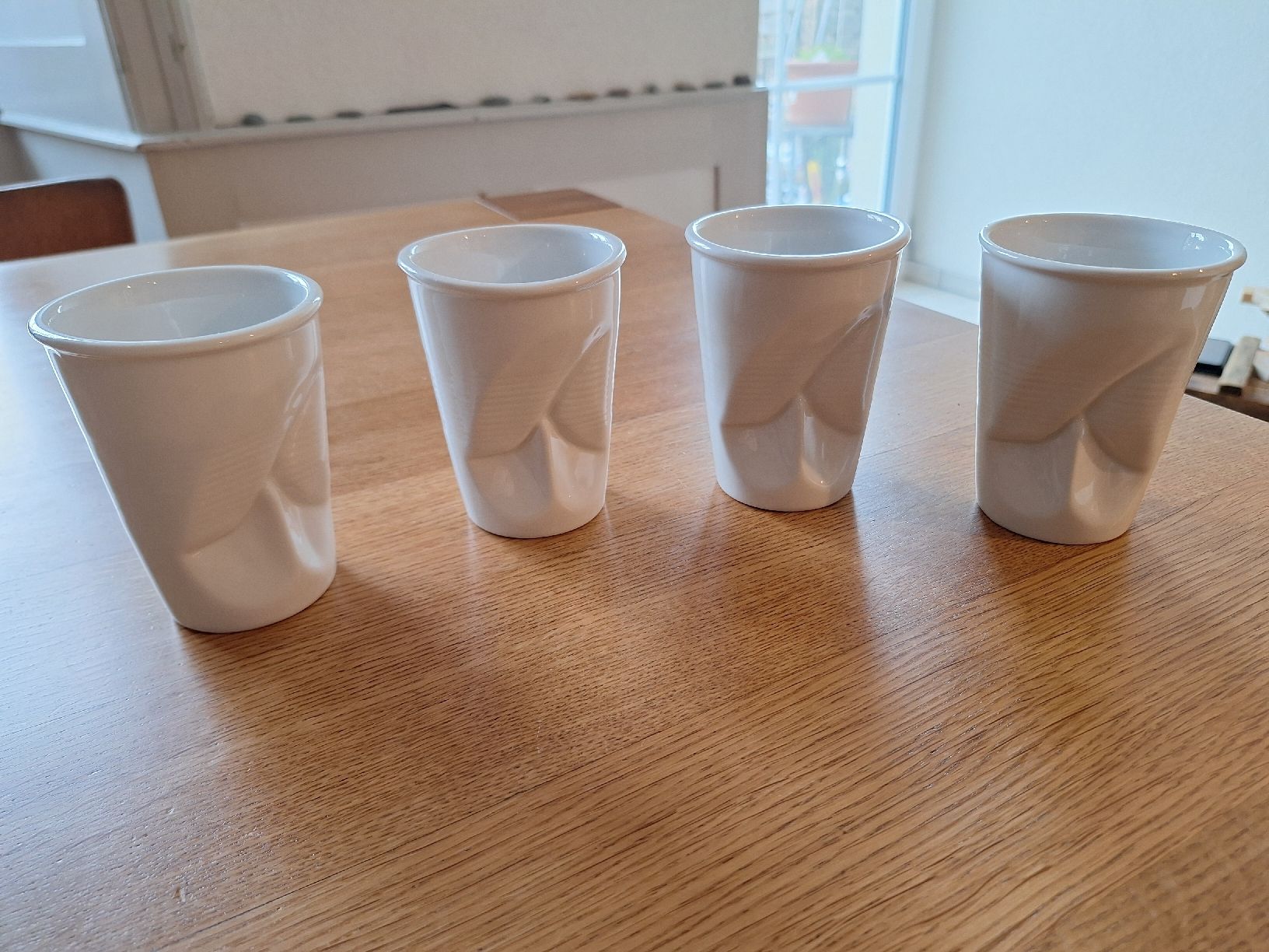 Tazze: Design-Highlight: 4 Keramikbecher mit Knitter-Effekt – Nuovo (secondo la descrizione) da Liestal venduto da EarlofLennox
