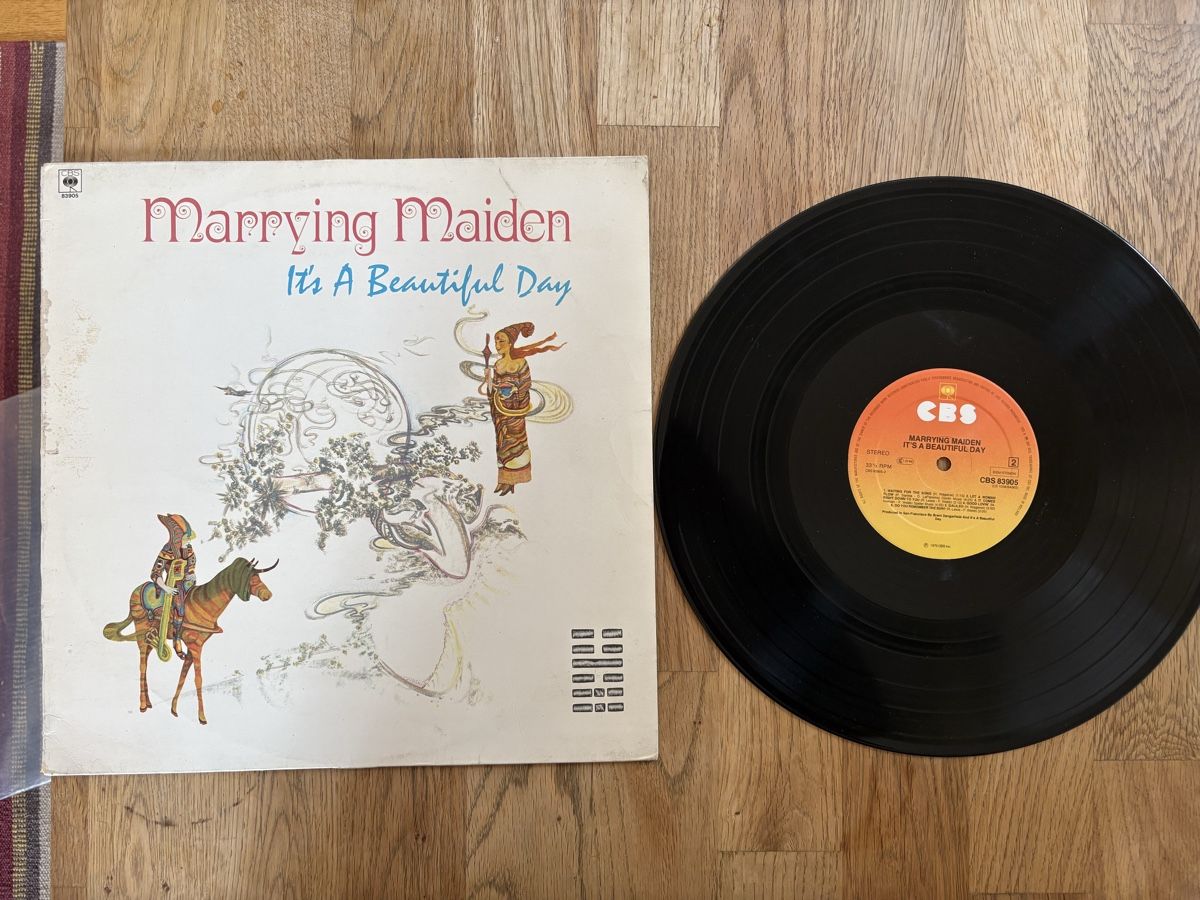 Dischi in vinile: It’s a beautiful day / first record and Marrying maiden – Usato da Lausanne venduto da Ddell 1