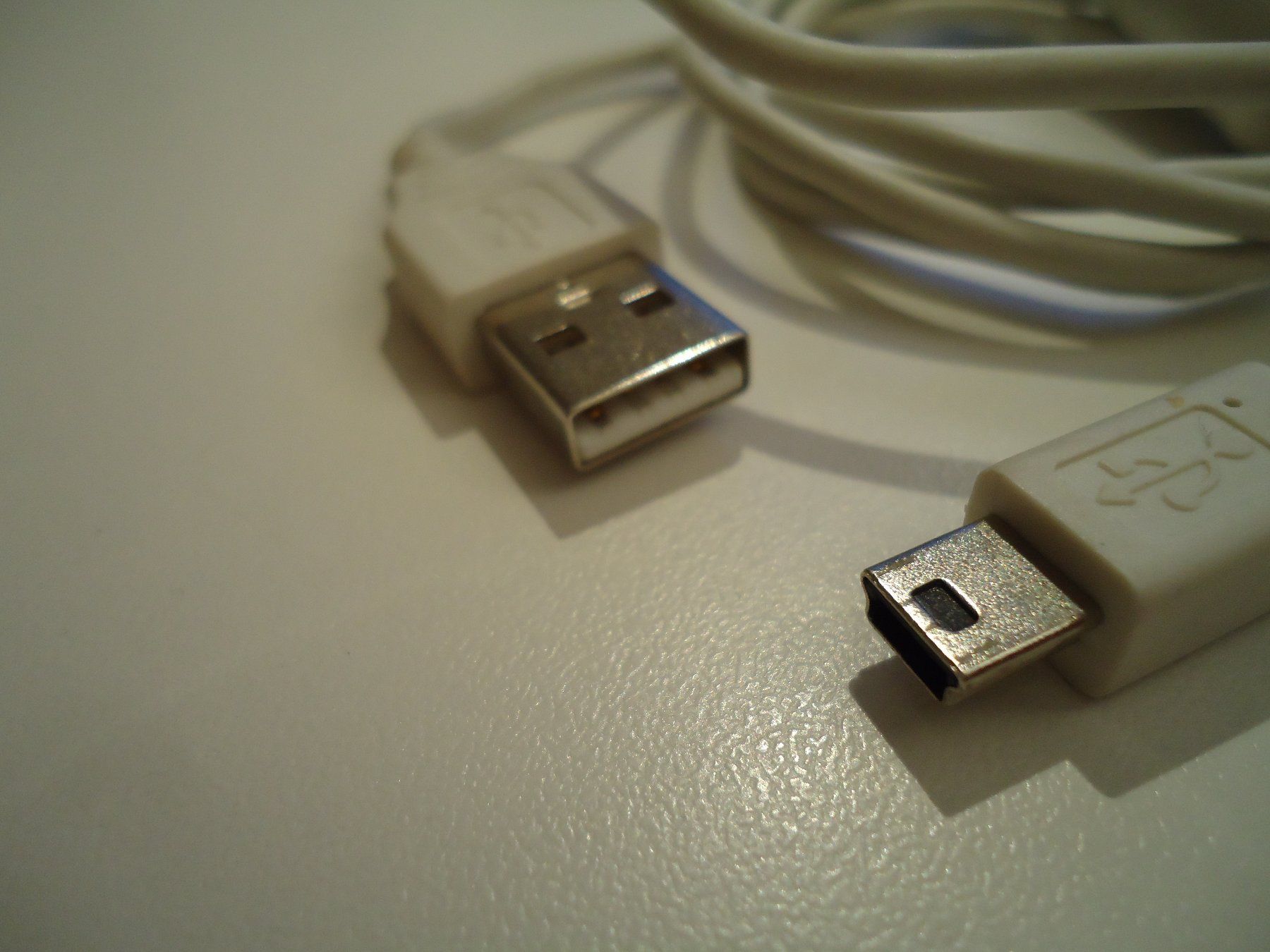Cavi: USB Typ B-Mini Kabel weiss 1.2m – Usato da Emmenbrücke venduto da BlSi 2