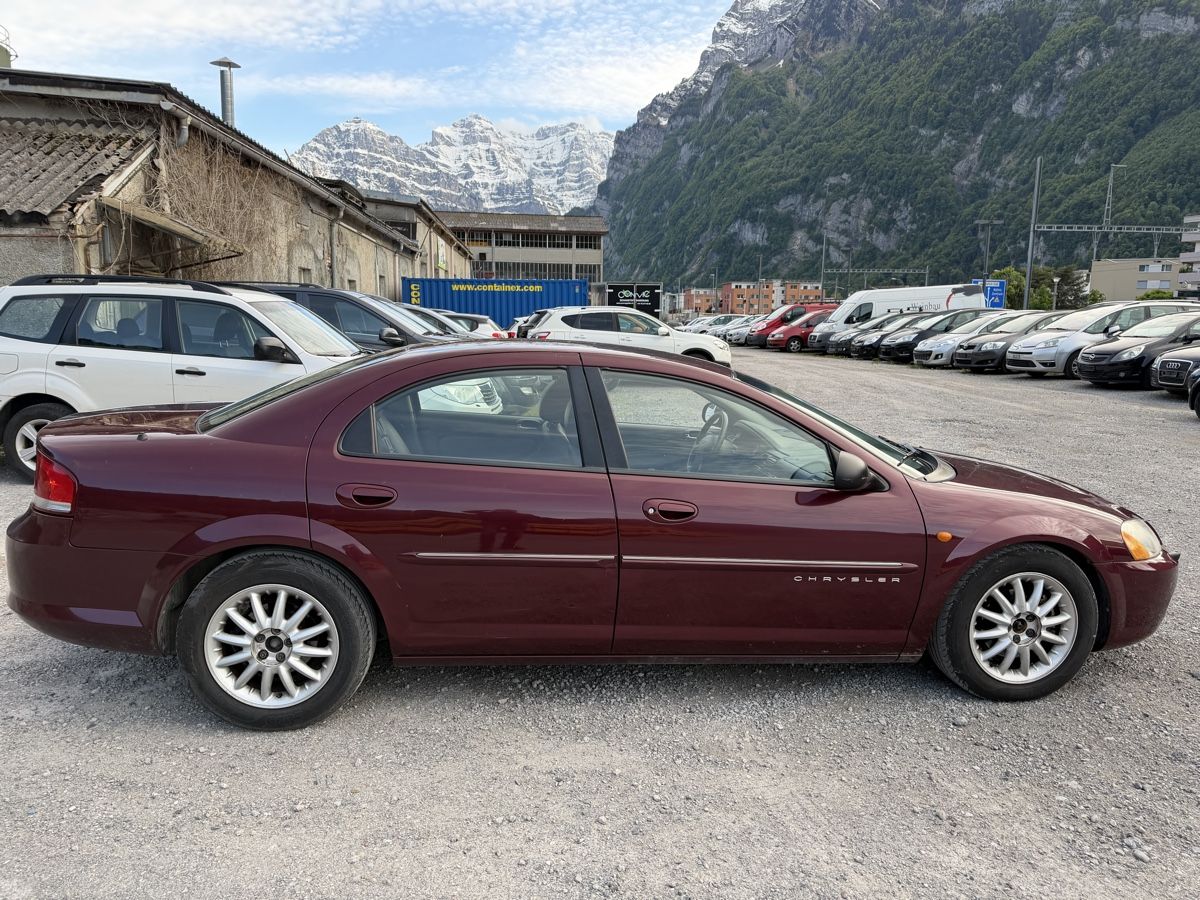 Chrysler Autos: Chrysler Sebring 2.7L Benzin Automatic – D'occasion à Mollis par BSL10 2