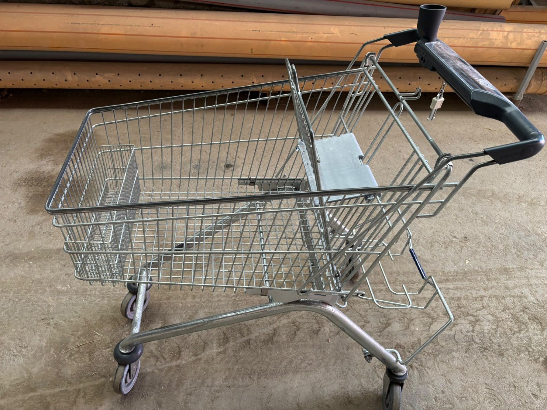 Sonstiges für Haushalt & Wohnen: Einkaufswagen, grauer Sitz, 2er-Pack – Gebraucht aus Uerkheim von Heiniger4813 1