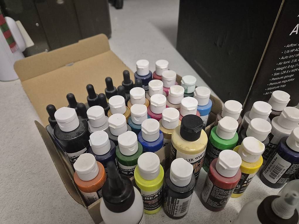 Tutti gli attrezzi: Komplette Airbrush Ausrüstung  – Usato da Uster venduto da Marc0114 1