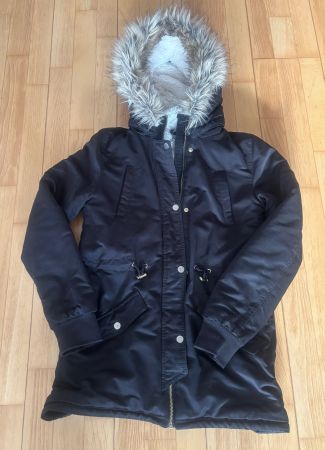 Schwarze Winterjacke Gr. 158