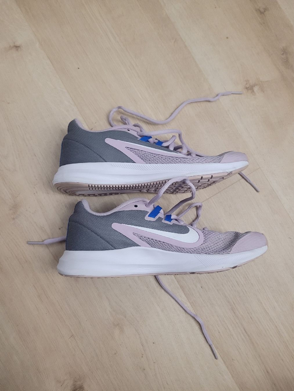 Nike Scarpe per ragazze: Schuh nike Gr. 35.5 – Usato da Lupsingen venduto da sta_wgg5 3