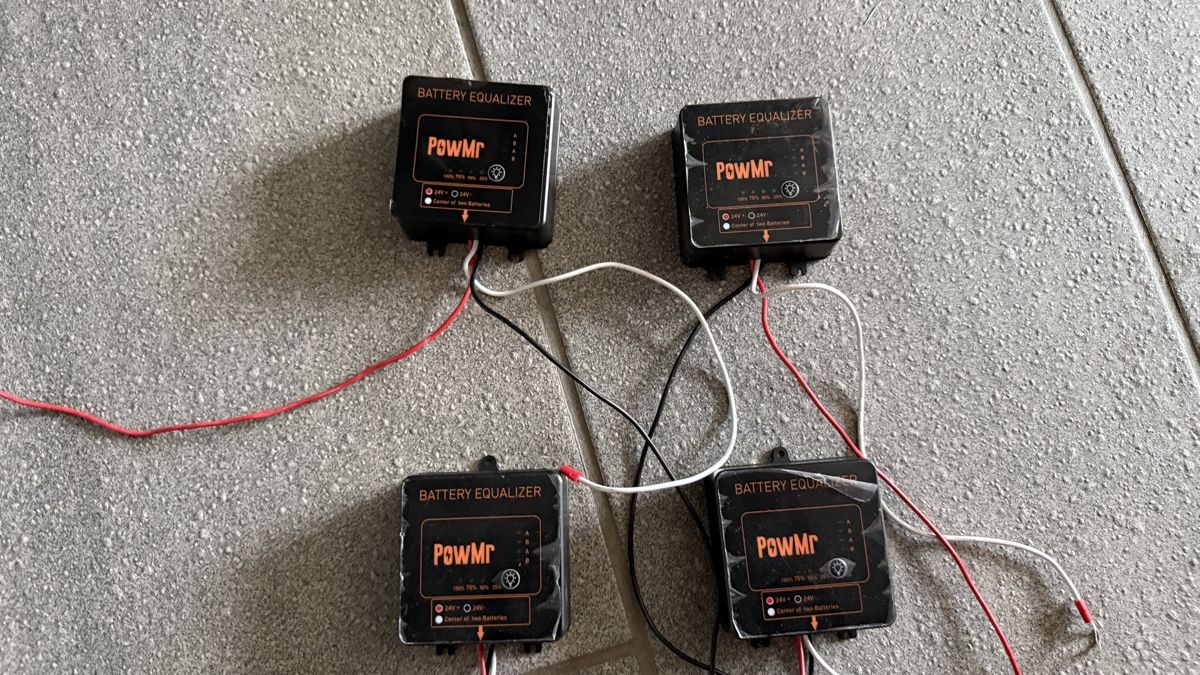 Accus & piles: Batterie Equalizer PowMr 24V – D'occasion à Dättlikon par djphenom 1