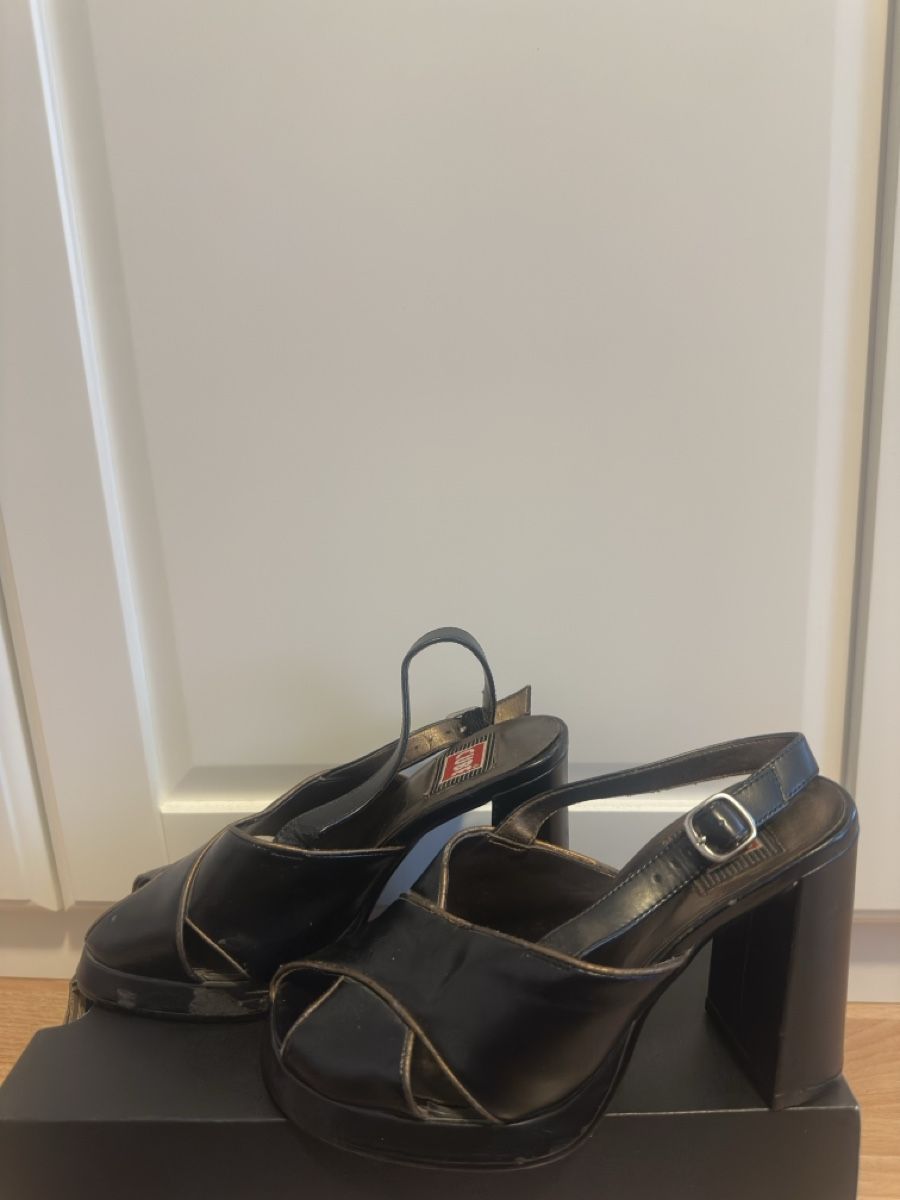 Damenschuhe: Vintage Cube Absatzschuhe – Gebraucht aus Luzern von gnika