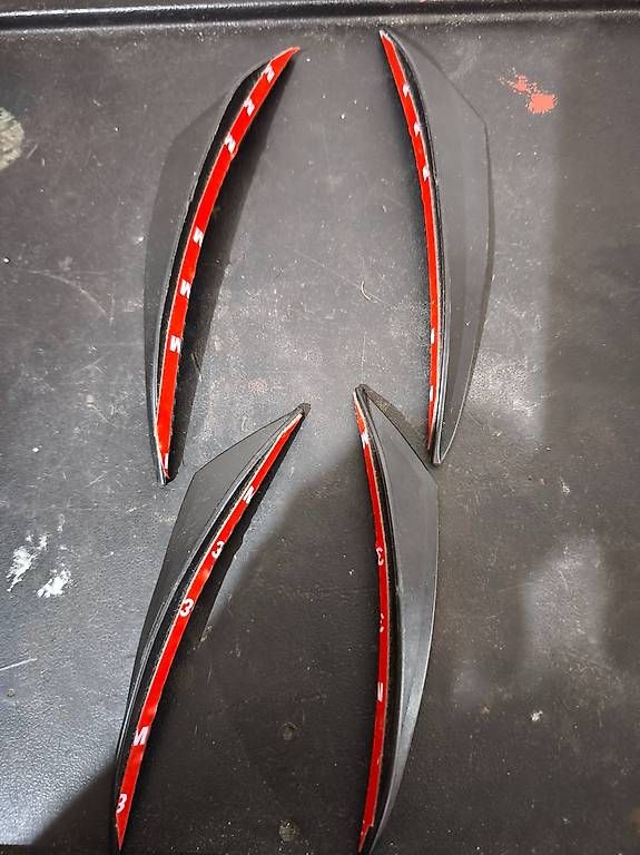 Accessori per altri veicoli: 4 x Auto Frontstoßstange Lippen neu  – Usato da Zihlschlacht venduto da rad_vvm9 2