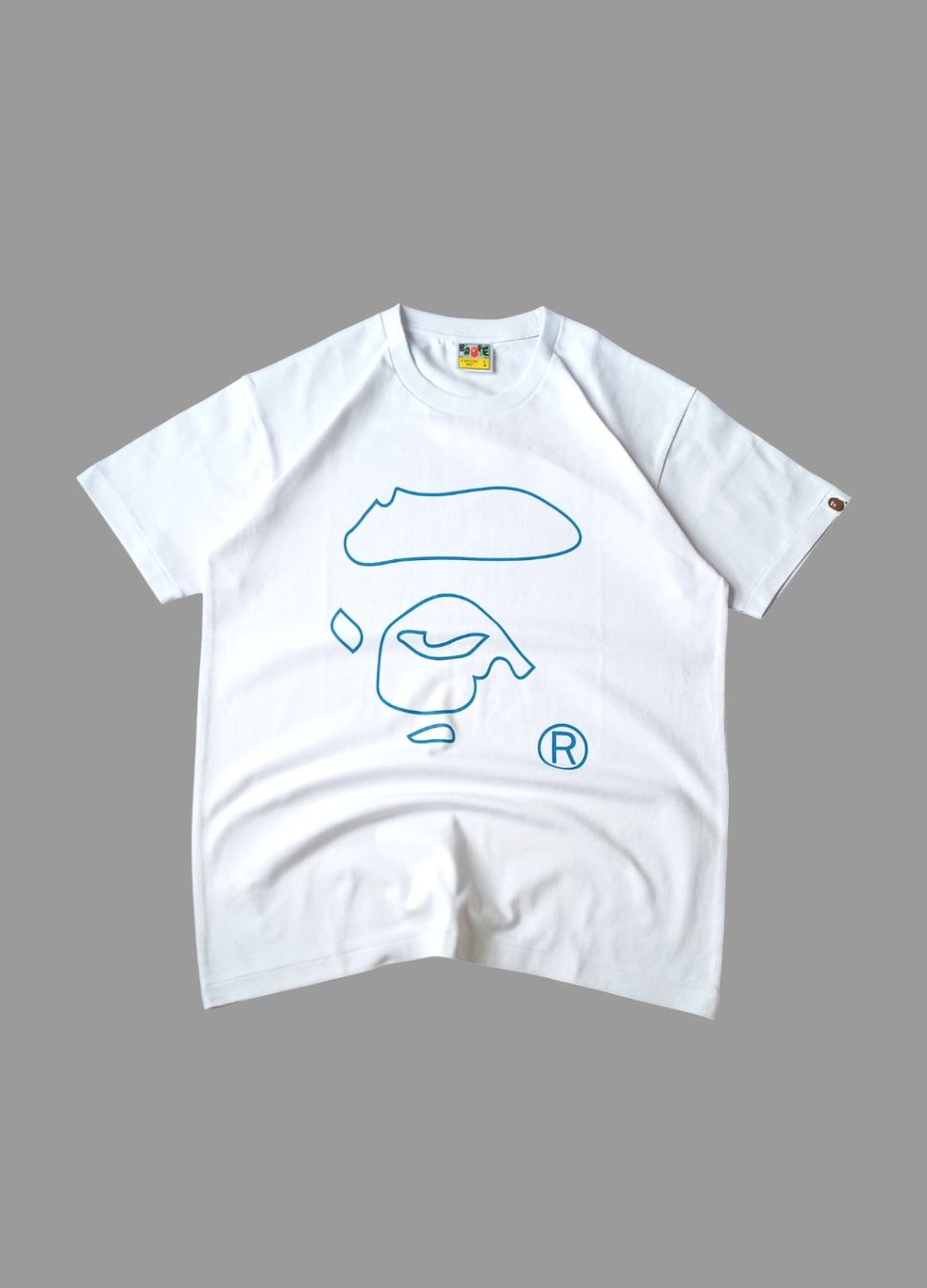 Bape T-shirt: BAPE Ape Face Tee 'White' (M) – Nuovo e nell'imballaggio originale da Chamoson venduto da Sapoloshop