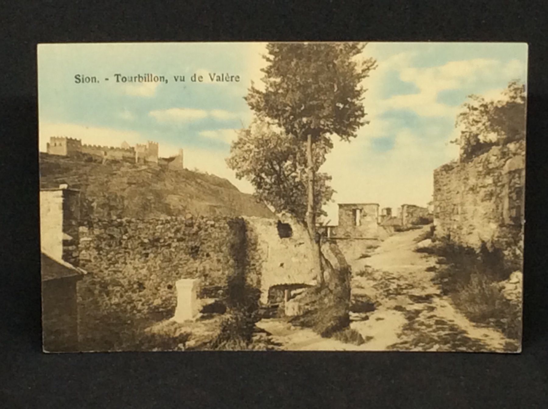 Cartes postales: Sion - Tourbillon, vu de Valère – D'occasion à Widnau par Brusi9