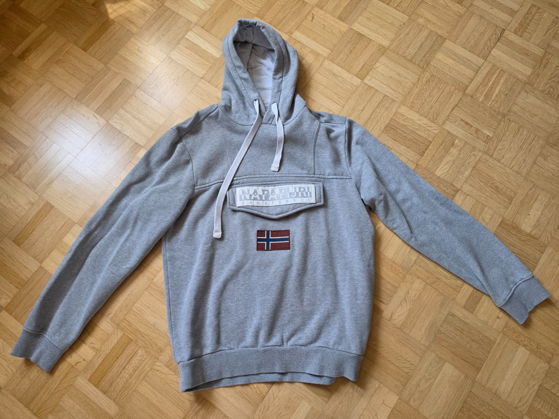 Napapijri Maglioni & Felpe: Hoodie Napapijri Gr. S – Usato da Stäfa venduto da flamingo_17 4