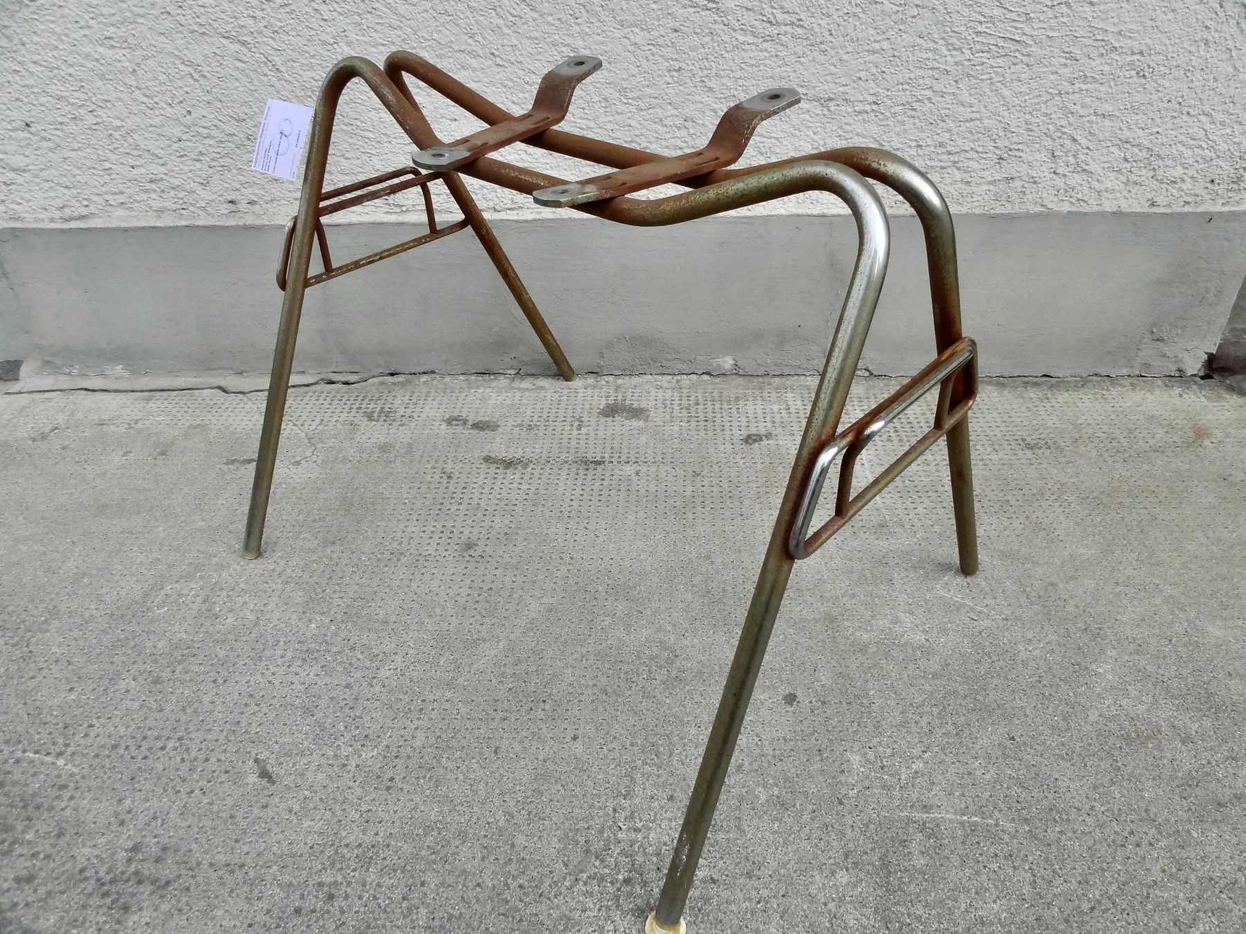 Eames Chaises: Eames Side Chair Base Stacking Base – D'occasion à Kerzers par zimmergruen 3
