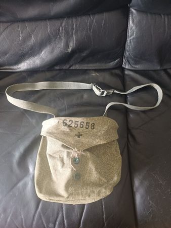 Tasche Armeetasche CH militaria Nummer 625658 guter Zustand