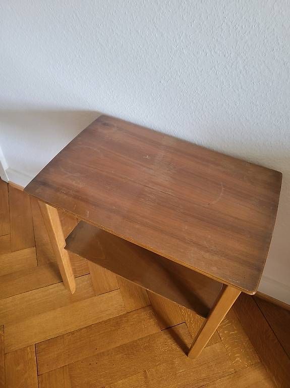 Tische: Beistelltisch Holz – Gebraucht aus Basel von ker_g9q5