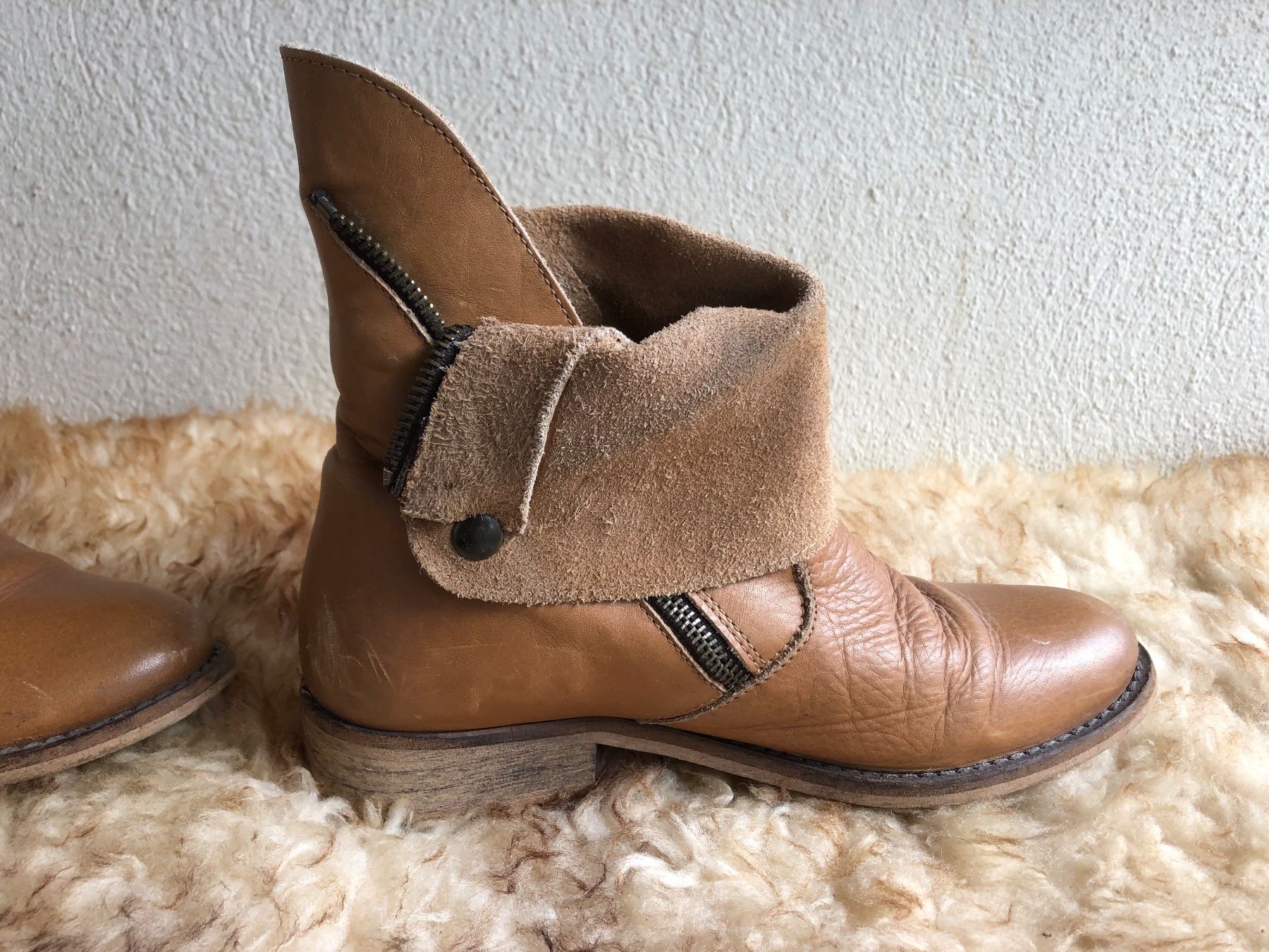 Scarpe da donna: Lederschuhe beige Gr 38 – Usato da Herznach venduto da Viktoria5 3