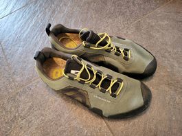 2 Stück Five Ten Sneaker Zustiegsschuhe Klettern