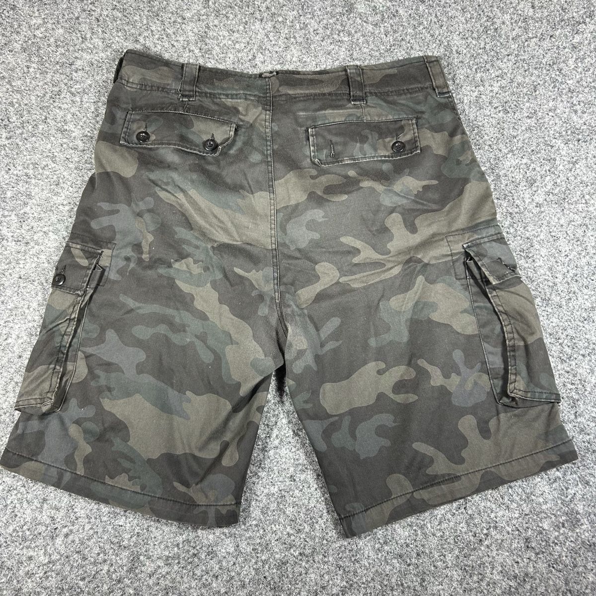 Pantaloni: Camo short Xl – Usato da La Sagne NE venduto da Matlasape 1