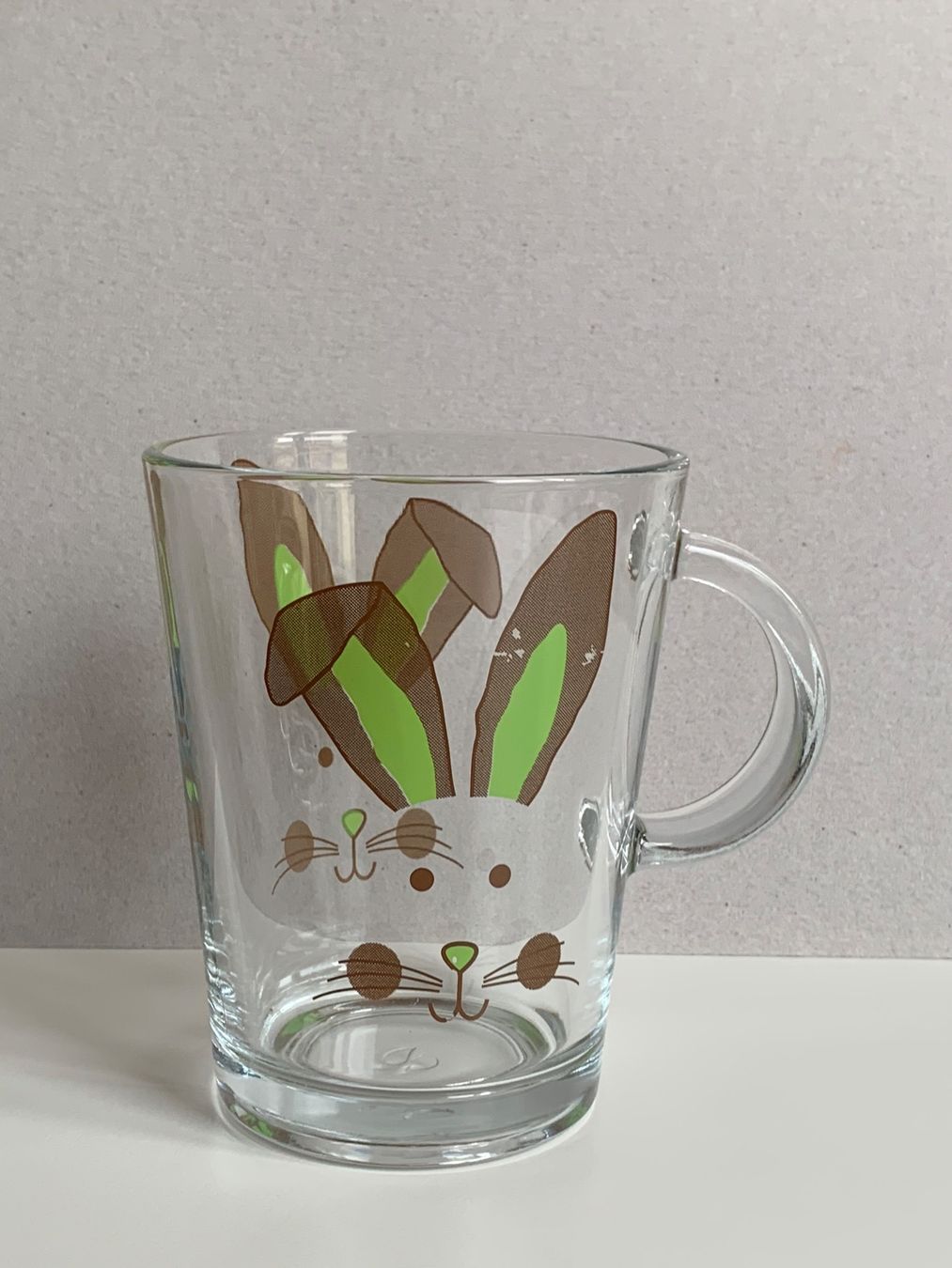 Tazze: Glas-Tasse mit Hasen-Sujet – Usato da Zürich venduto da Leonieonie. 1
