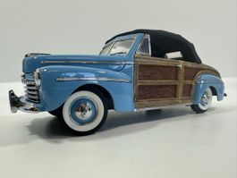 1946 Ford Sportsman Super Deluxe 1:18, blau,SIGNATURE SERIES