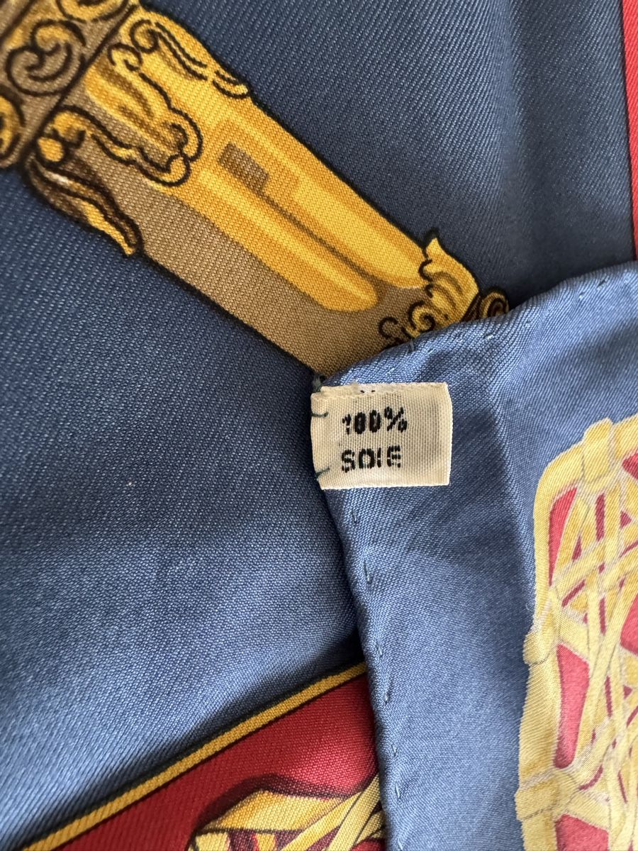 Hermès Foulards, Tücher & Schals: Original Hermes Seide Tuch – Gebraucht aus Belp von Aliya 2